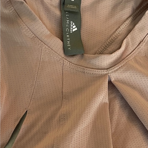 Stella McCartney workout top. - Picture 2 of 6